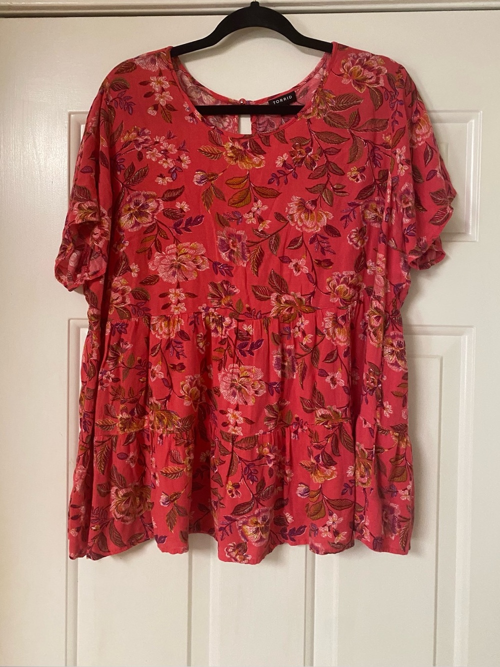 torrid Coral Pink Floral Tiered Babydoll Blouse Size 14/16